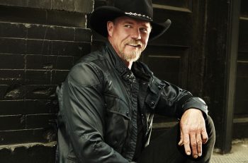 Trace Adkins Coming to Universal Orlando's Mardi Gras